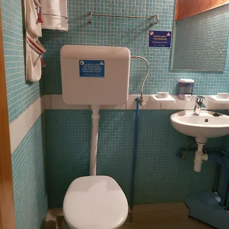 Boat & Breakfast * أوماغ