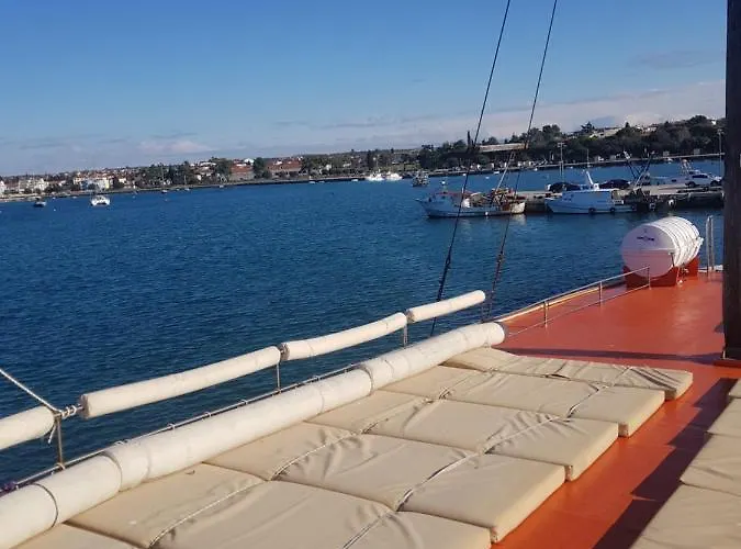 보트호텔 Boat & Breakfast