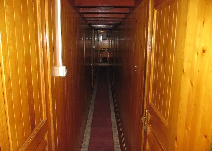 Boat & Breakfast * 우마그