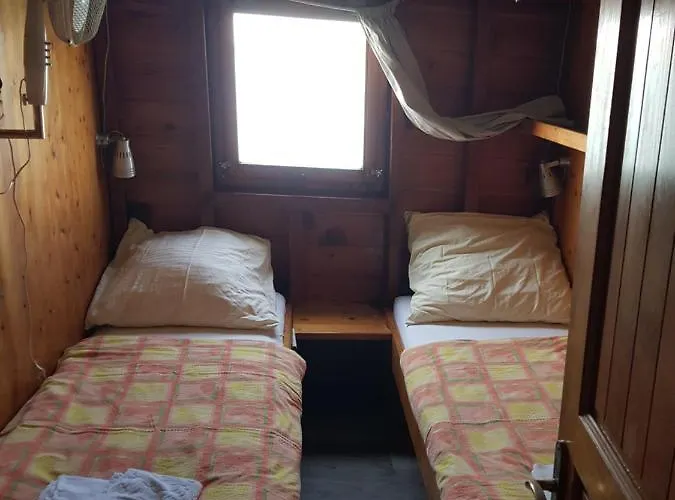 Boat & Breakfast 보트호텔