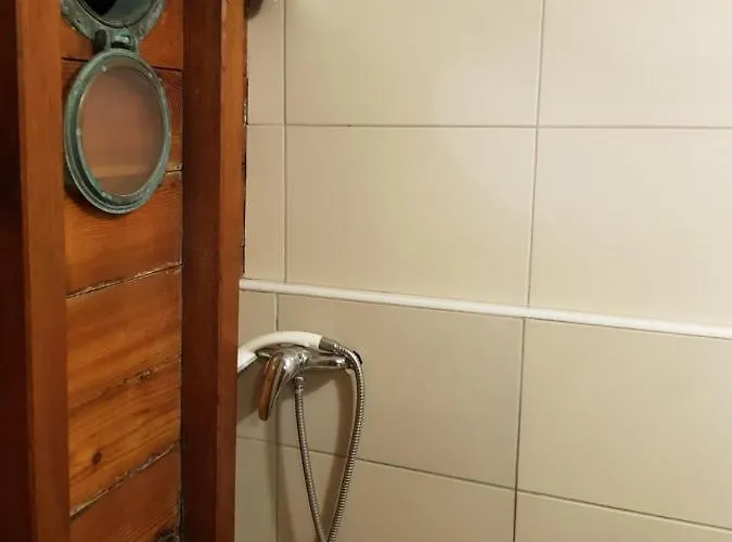 보트호텔 Boat & Breakfast 우마그