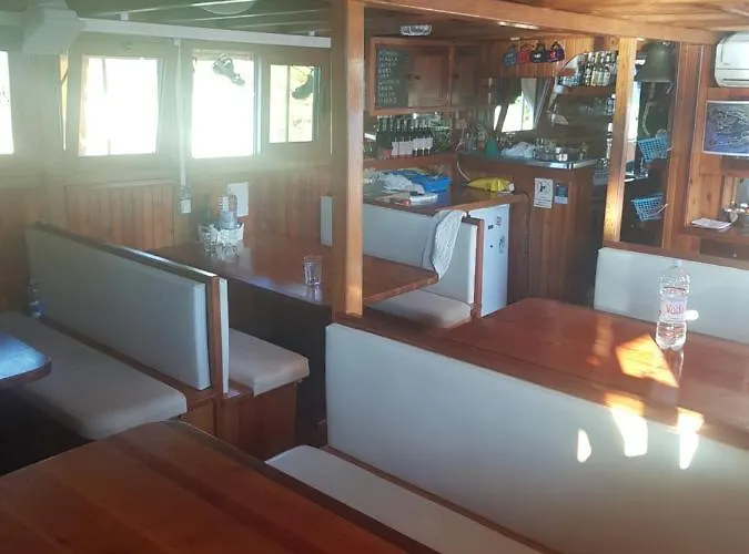 보트호텔 Boat & Breakfast *