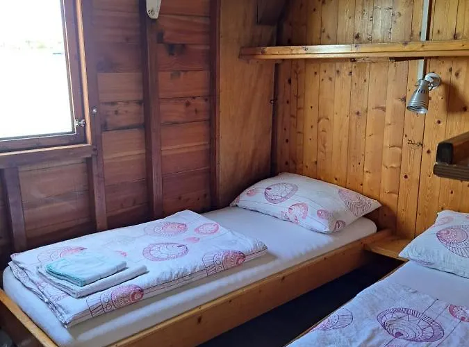 Boat & Breakfast 보트호텔 *