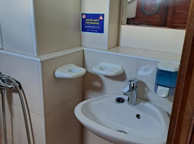 Boat & Breakfast 보트호텔