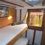 Botel Boat & Breakfast *