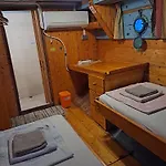 Boat & Breakfast Botel Umag