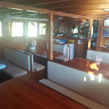 Bateau-hôtel Boat & Breakfast *