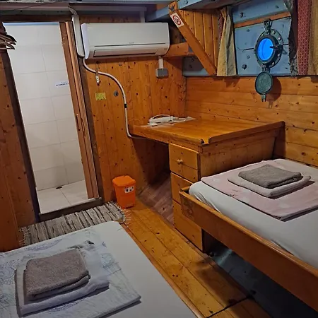 Boat & Breakfast Bateau-hôtel Umag