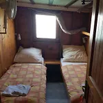 Boat & Breakfast 보트호텔